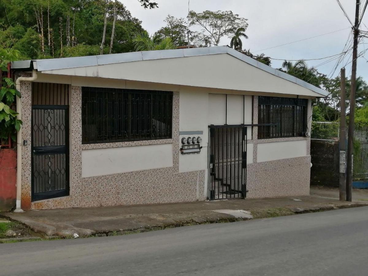 MARTA'S GUESTHOUSES, with self entry system in Limón City Exterior foto