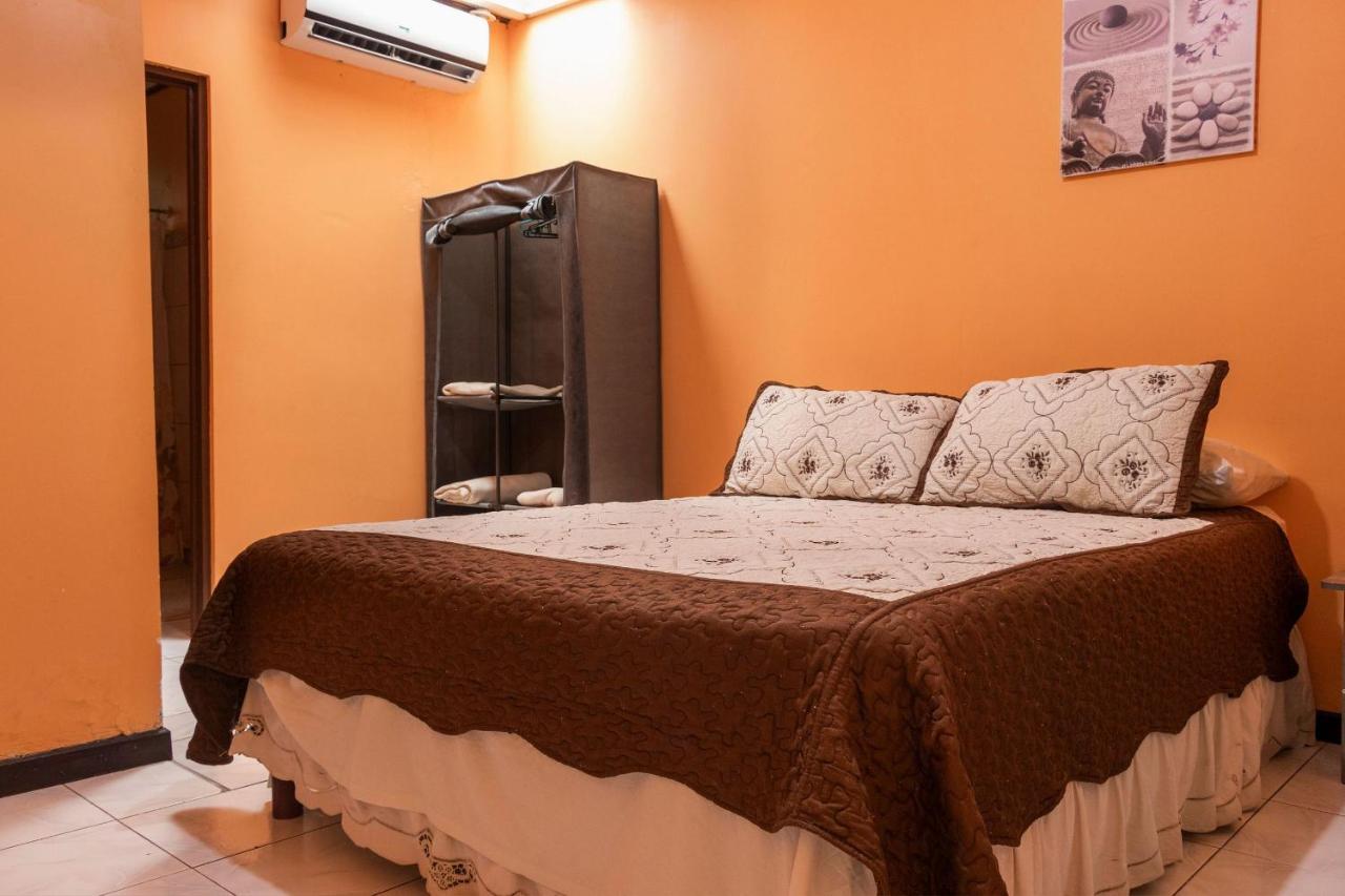 MARTA'S GUESTHOUSES, with self entry system in Limón City Exterior foto